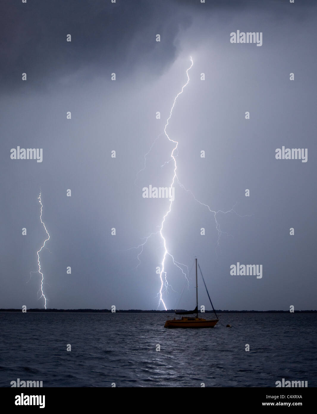 Lightning strikes sailboat hires stock photography and images Alamy
