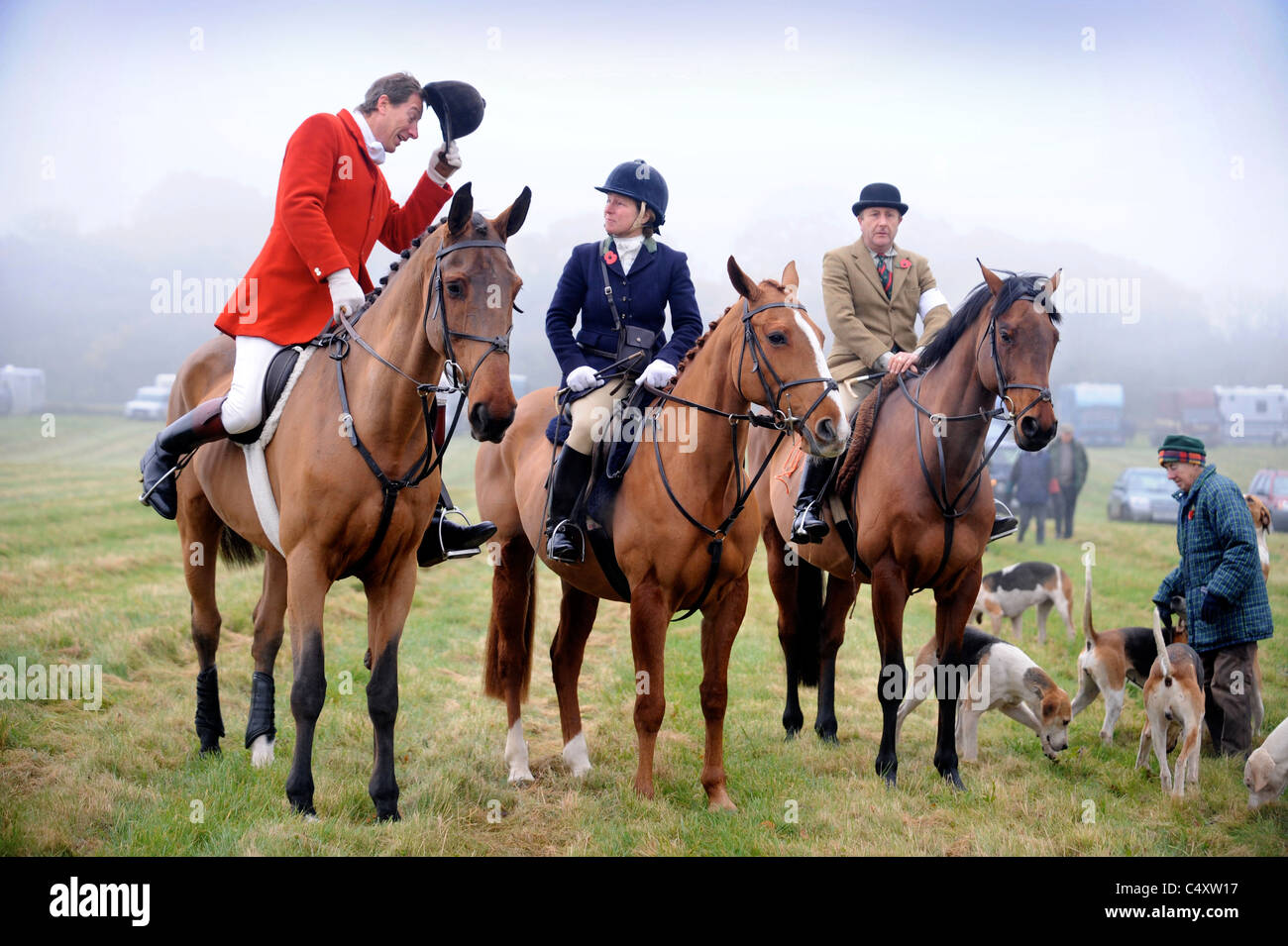 A Cotswold Hunt meeting at Spoonley Farm near Winchcombe, Gloucestershire Nov 2008 Stock Photo