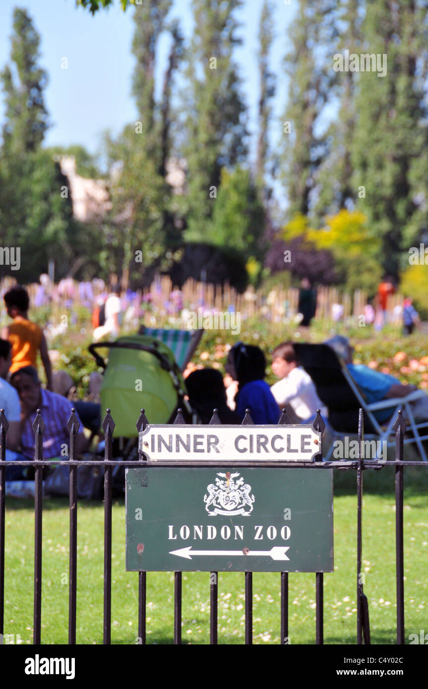 London Zoo Sign Hi res Stock Photography And Images Alamy london-zoo-sign-hi-res-stock-photography-and-images-alamy