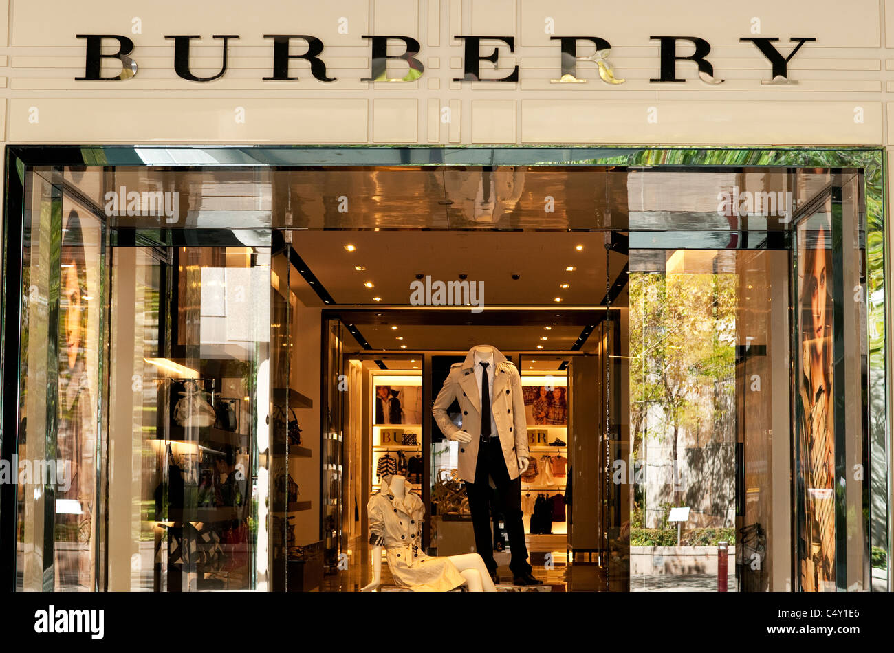 Burberry store shop hi-res stock photography and images - Alamy