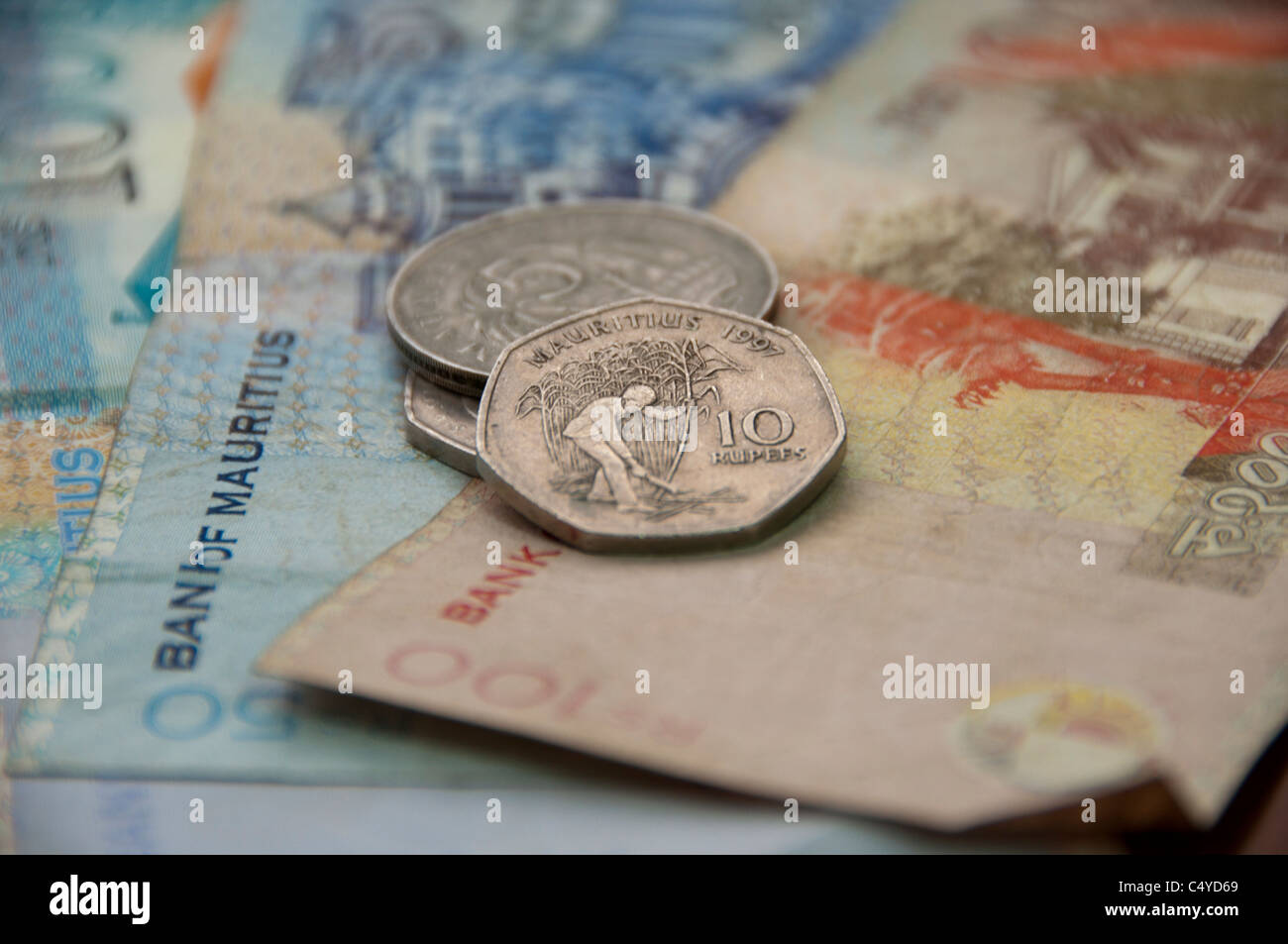 Money And Banknote Mauritius Rupee Argent Et Billet De Banque De L Ile Maurice Stock Photo Alamy
