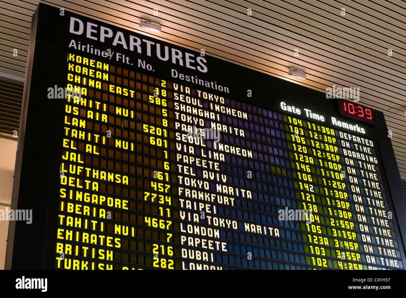 arrivals departures flights