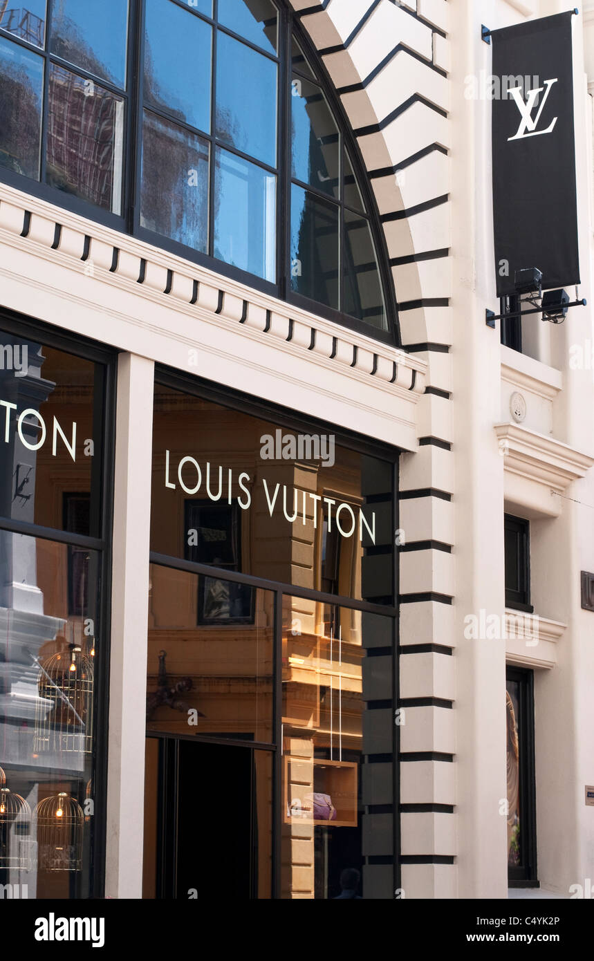 Louis Vuitton shopfront, King Street, Perth, Western Australia Stock Photo  - Alamy