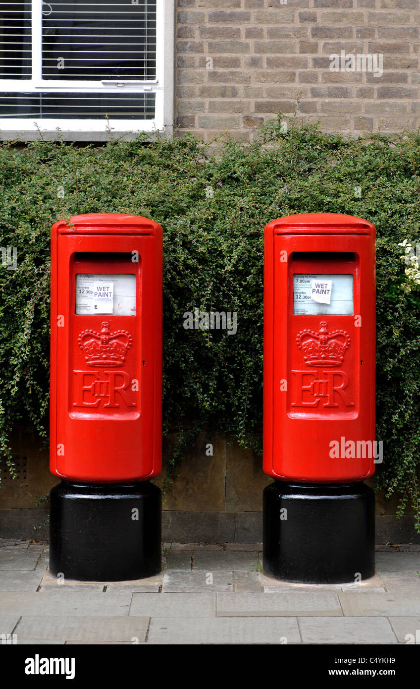 Do not touch wet paint hires stock photography and images Alamy
