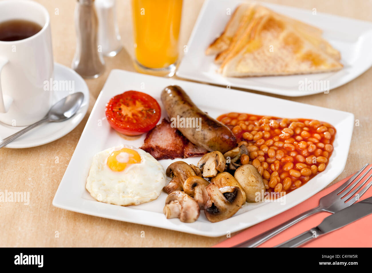 Full english breakfast hi-res stock photography and images - Alamy