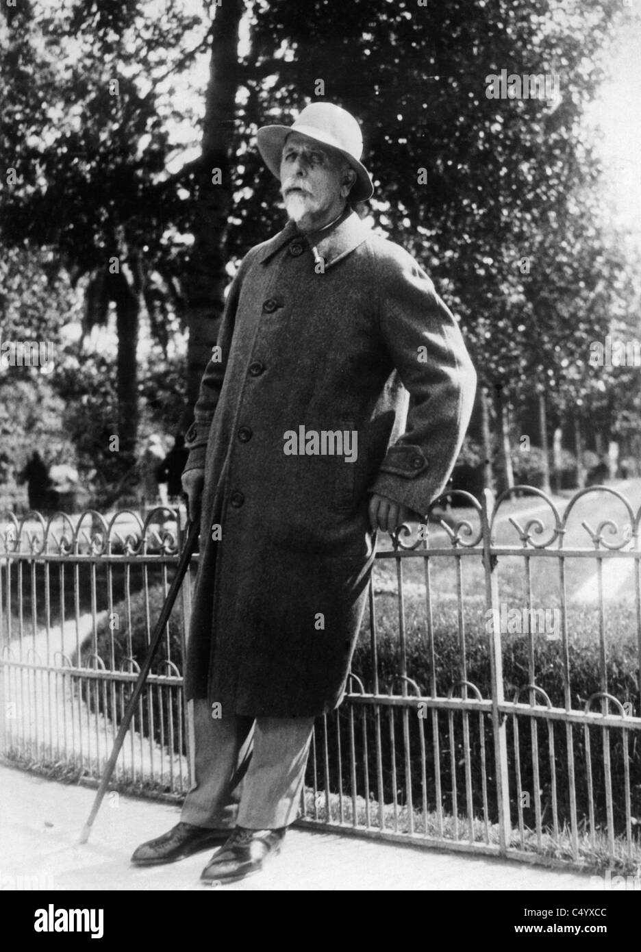 Sir Basil High Resolution Stock Photography and Images Alamy