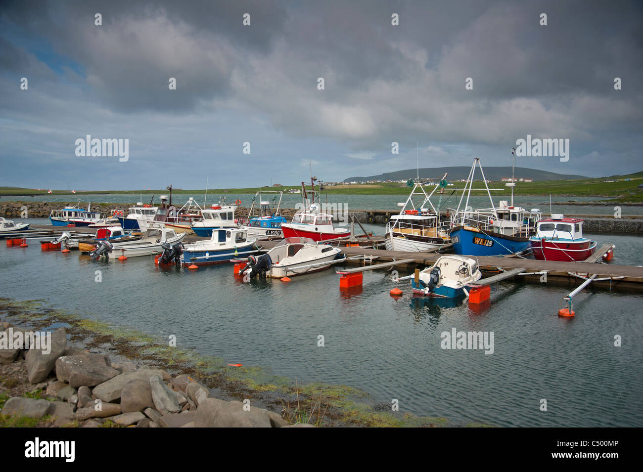 The boat moorings at Hamnavoe harbour, Shetland Isles. SCO 7378 Stock Photo Alamy