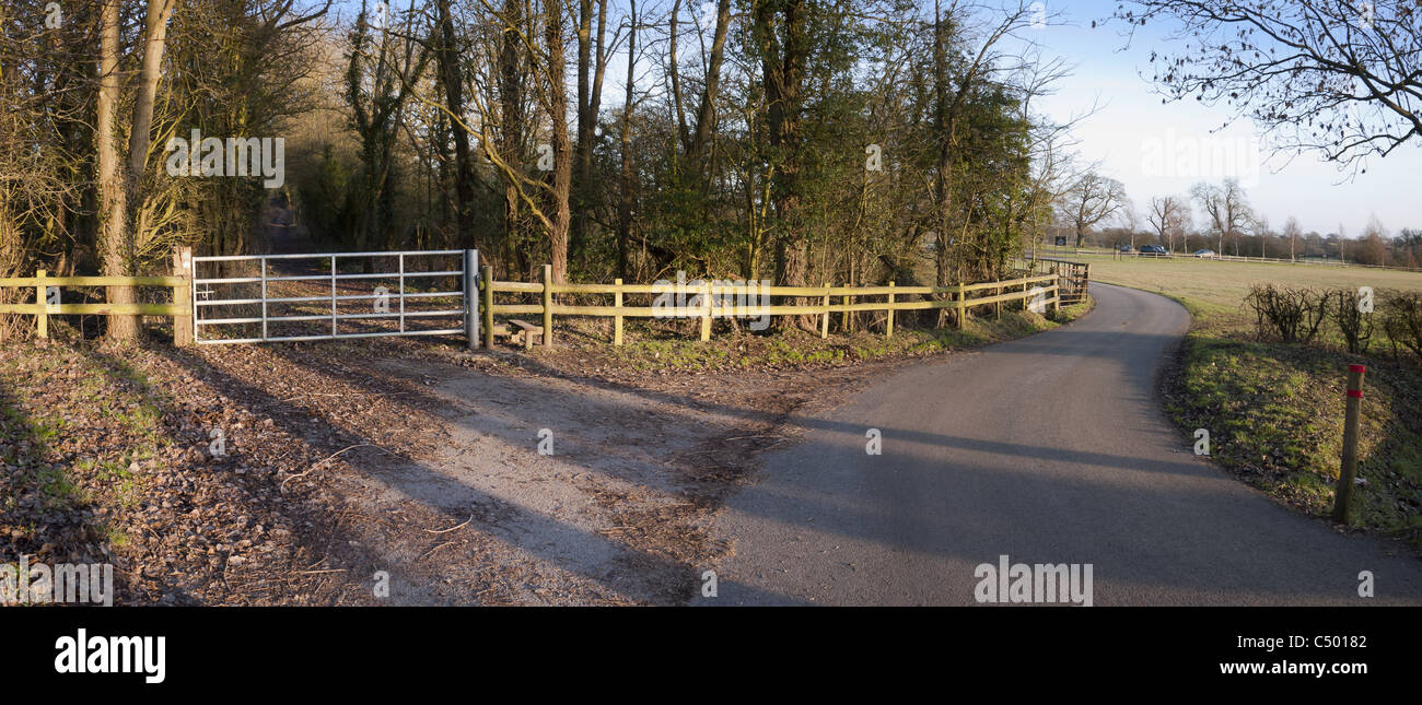 footpath the millenium way / heart of england way warwickshire