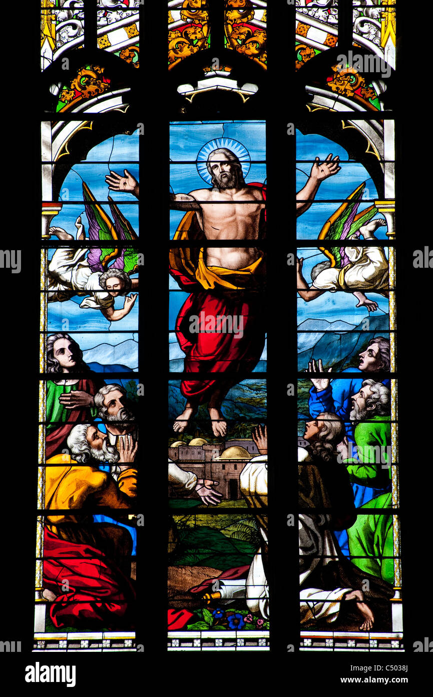 Stunning stained glass window in Norwich Cathedral, East Anglia, England Stock Photo Alamy