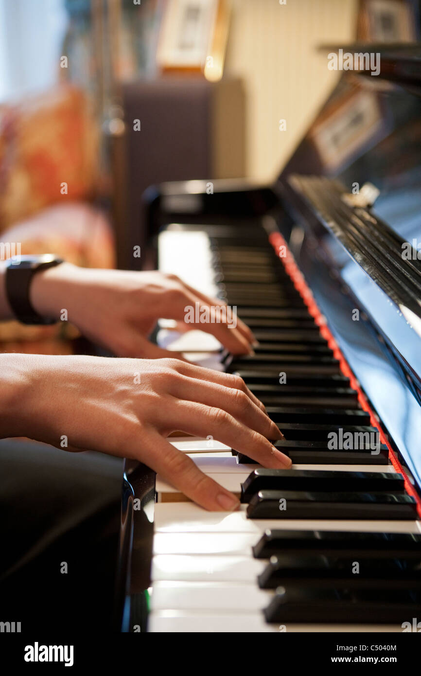 Piano chord soft focus hi-res stock photography and images - Alamy