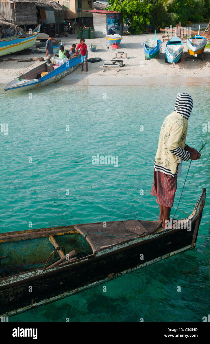 sea gypsy fisherman on Mabul Island, Borneo, Malaysia Stock Photo Alamy
