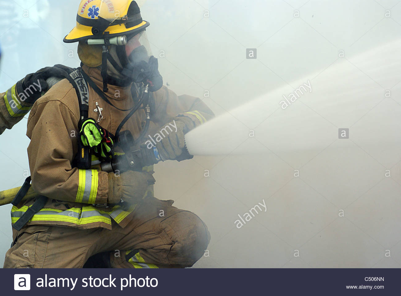 Pictures of fireman in action — photo 2