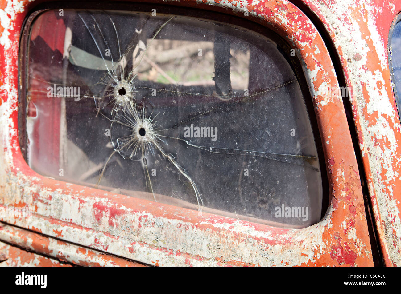 Bullet holes glass hi-res stock photography and images - Alamy