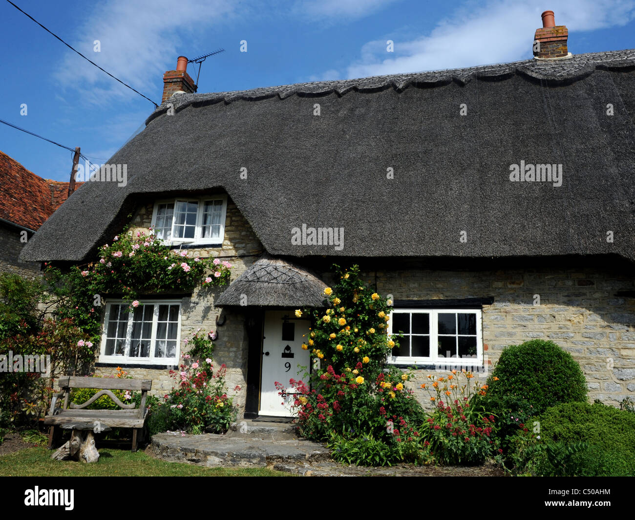 Chocolate box cottage hires stock photography and images Alamy