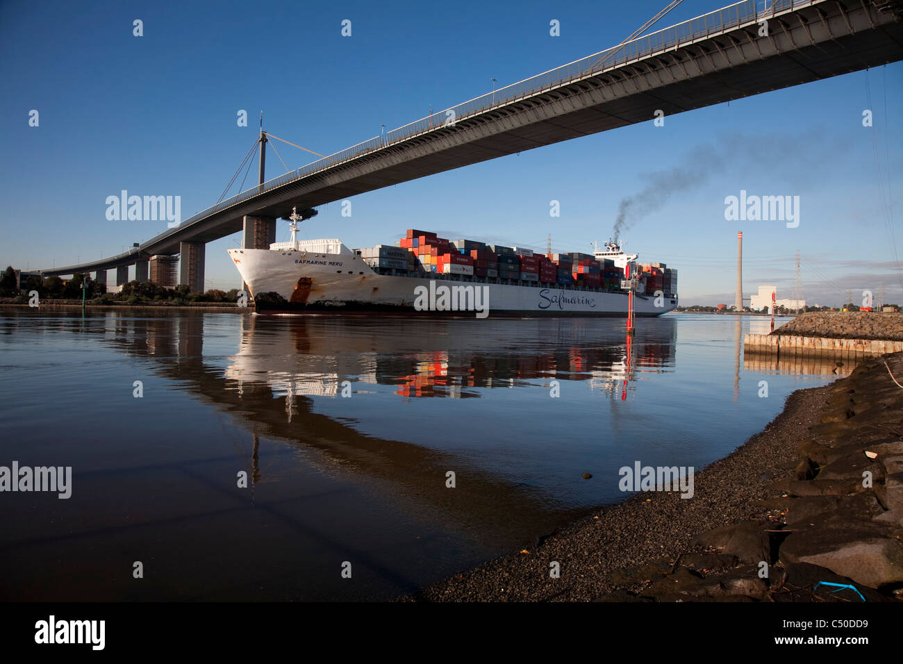Safmarine Meru Container Ship passing under the Westgate Bridge on the