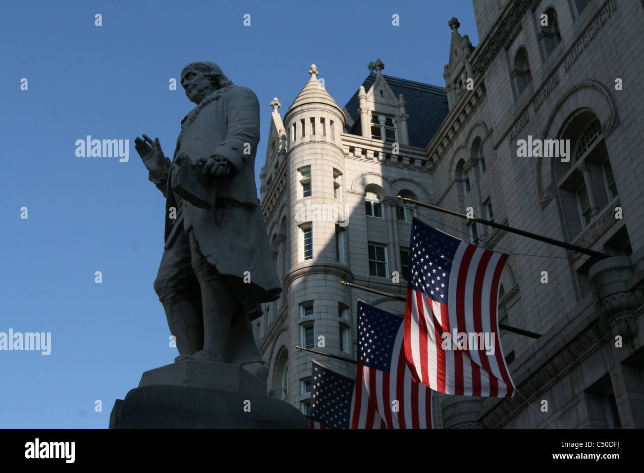 Statue of Benjamin Franklin in front of the Old Post Office Pavilion