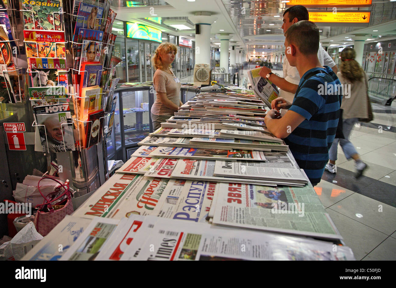 A newspaper stand in Stolitsa shopping centre, Minsk, Belarus Stock ...
