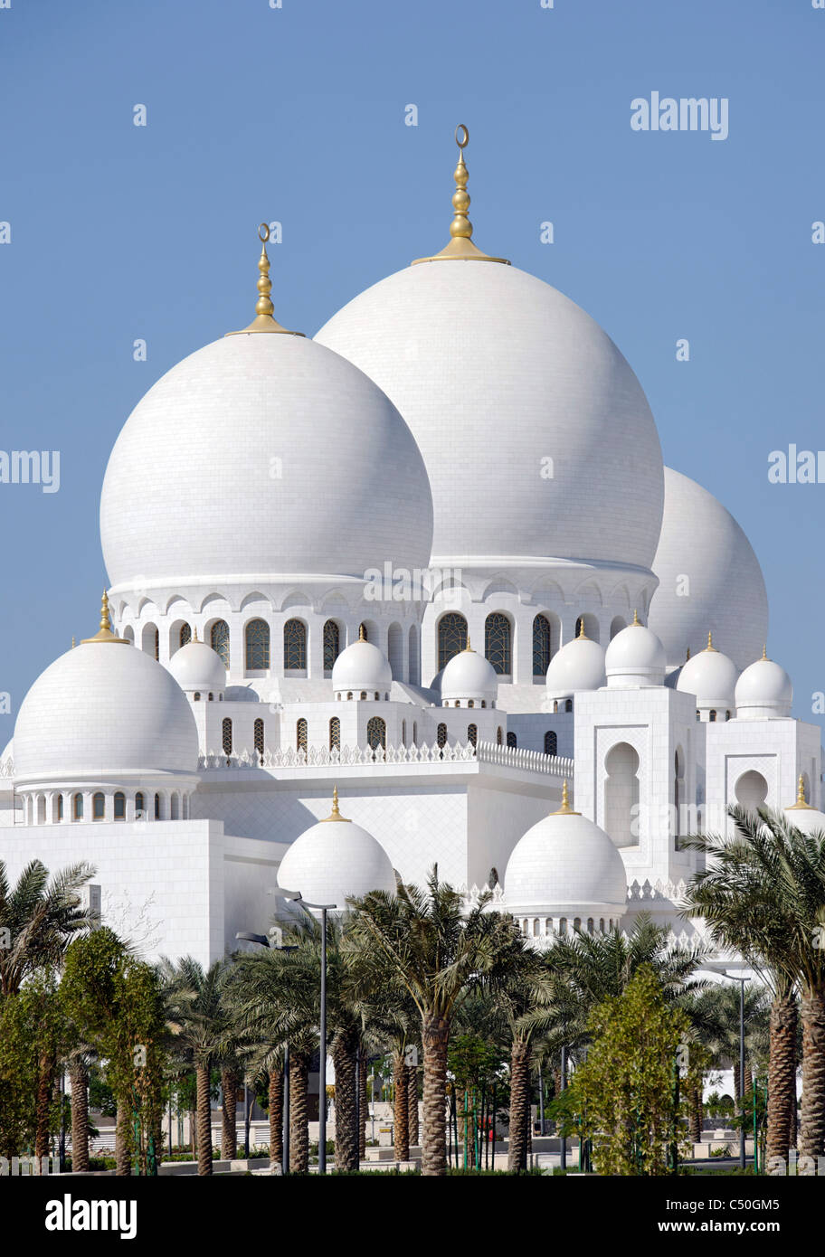 Exterior view, Sheikh Zayed Grand Mosque, the third biggest mosque in ...