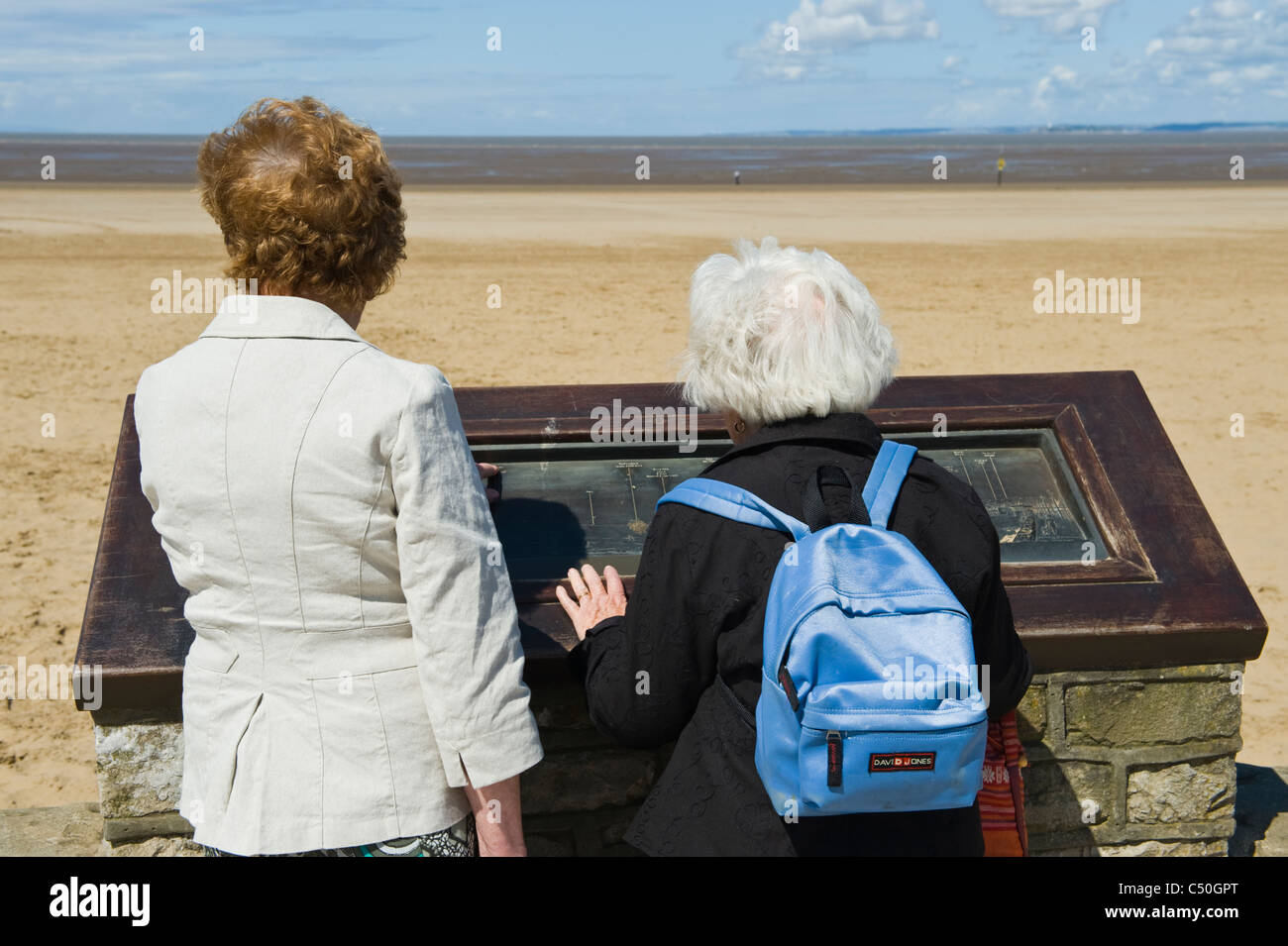 Elderly women beach hi-res stock photography and images - Alamy