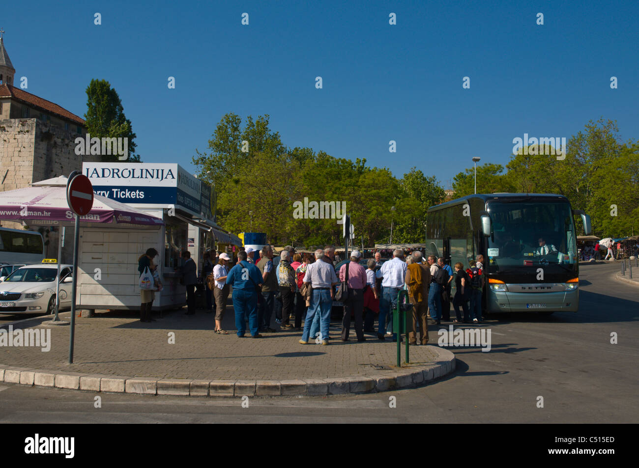 Bus booths hi-res stock photography and images - Alamy