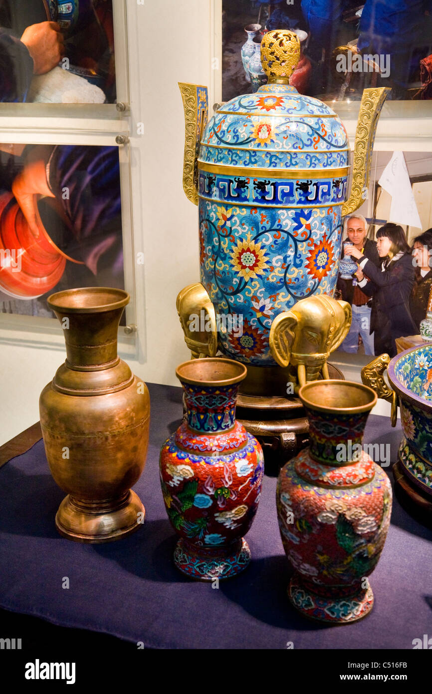 Cloisonne vase display / vases for sale in the tourist gift shop at the Summer Palace (Yihe Yuan Yiheyuan) Beijing, China. Stock Photo