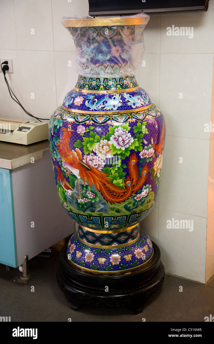 Cloisonne vase display / vases for sale in the tourist gift shop at the Summer Palace (Yihe Yuan Yiheyuan) Beijing, China. Stock Photo