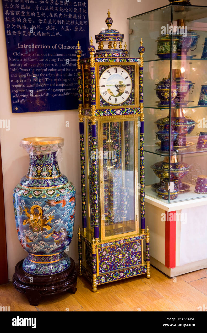Cloisonne clock & vase display / vases for sale in the tourist gift shop; the Summer Palace (Yihe Yuan Yiheyuan) Beijing, China Stock Photo