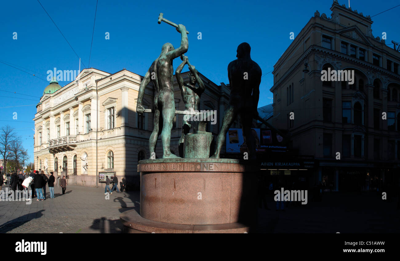 Finland Helsinki sculpture in front of Stockmann Stock Photo - Alamy