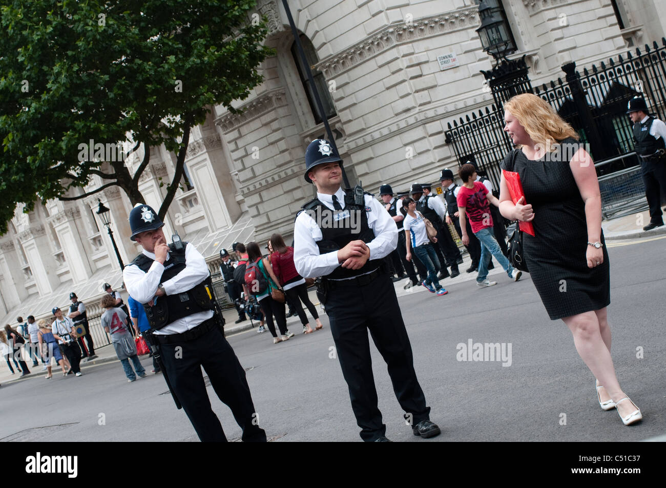 Police woman uk hi-res stock photography and images - Alamy