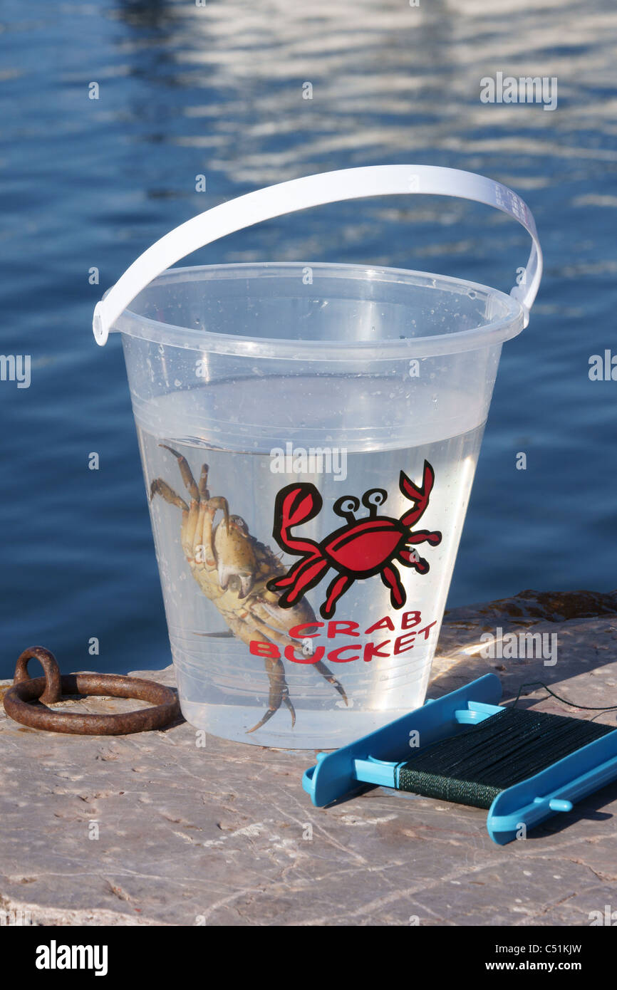 Crabbing Bucket And Line Stock Photos & Crabbing Bucket And Line Stock