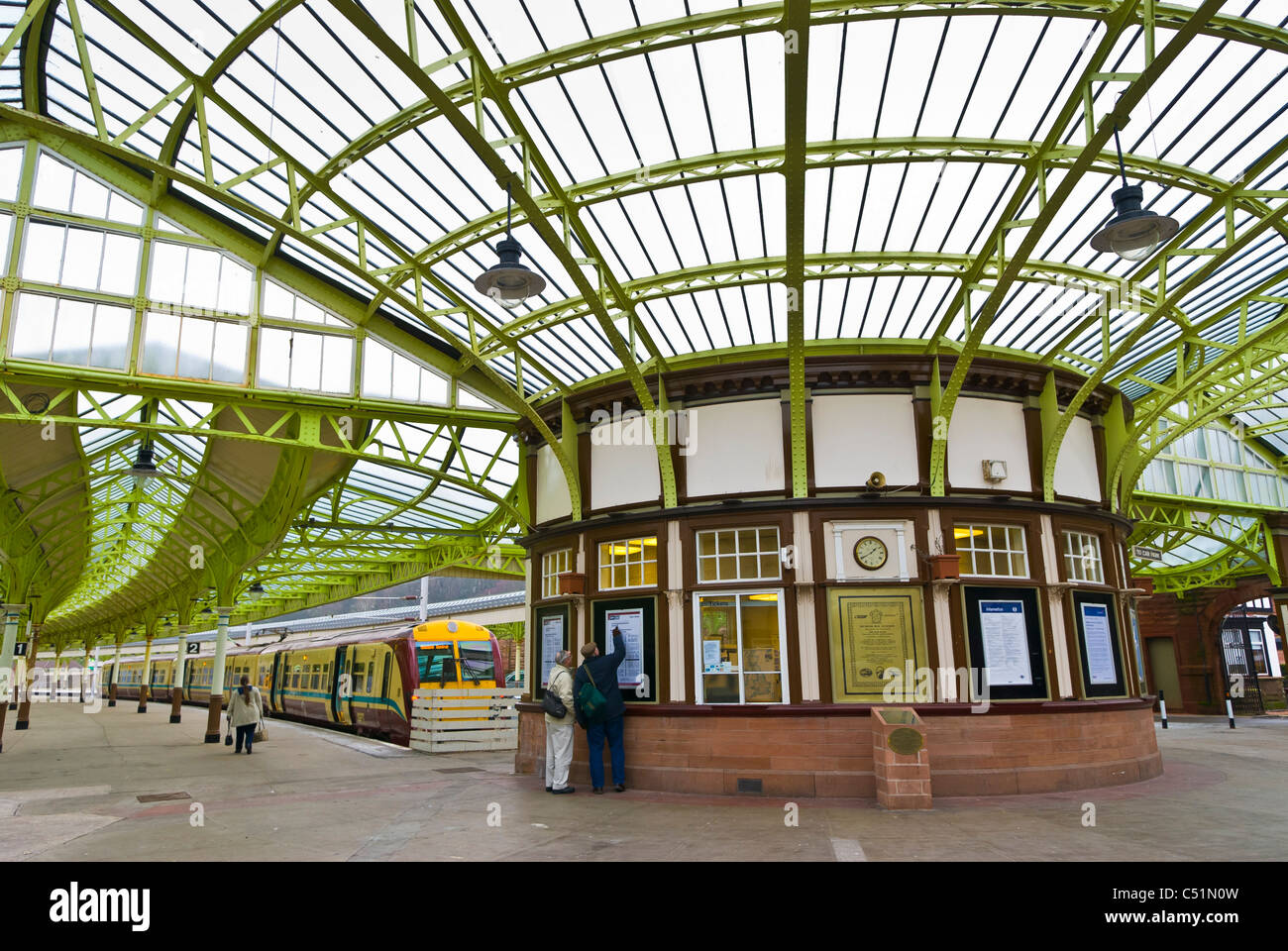 wemyss-bay-railway-station-hi-res-stock-photography-and-images-alamy