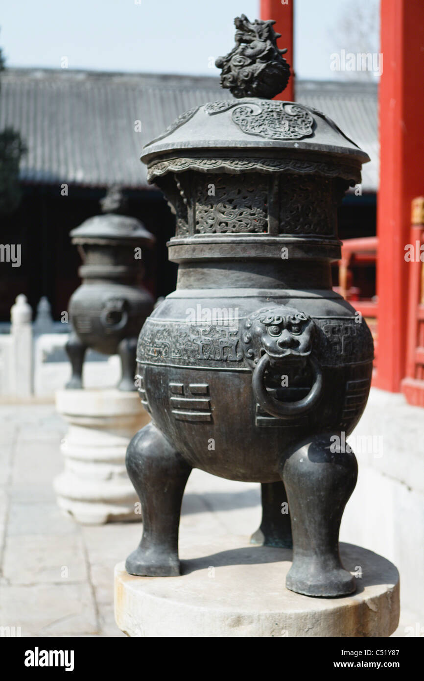 Chinese incense burner hires stock photography and images Alamy