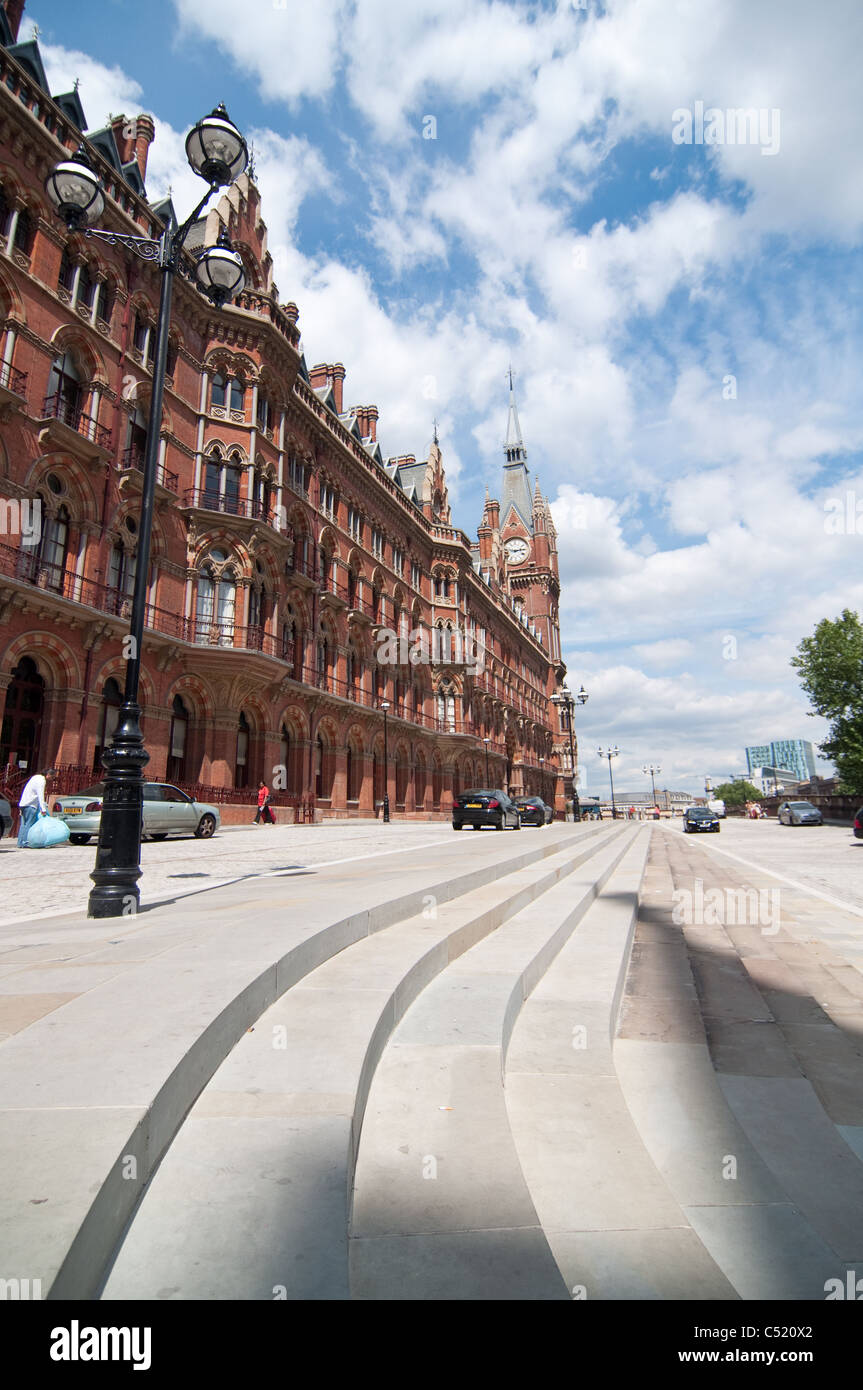 The Marriott Renaissance Hotel and St. Pancras Station in London, England, UK. Stock Photo