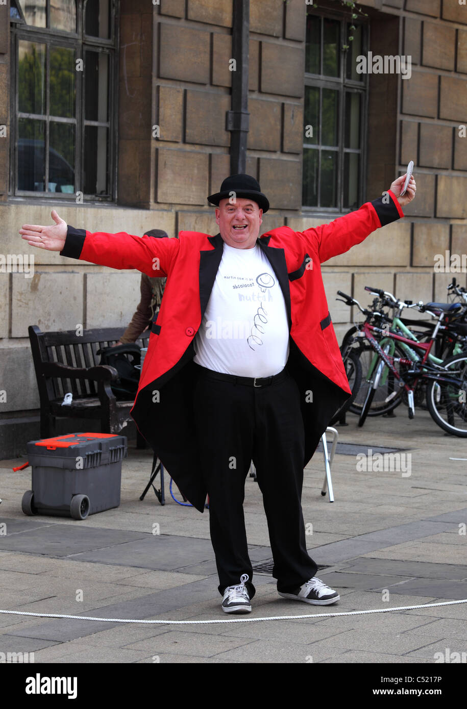Street entertainer Cambridge Cambridgeshire England Stock Photo