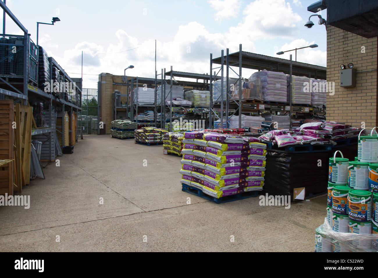 B&q garden centre hires stock photography and images Alamy