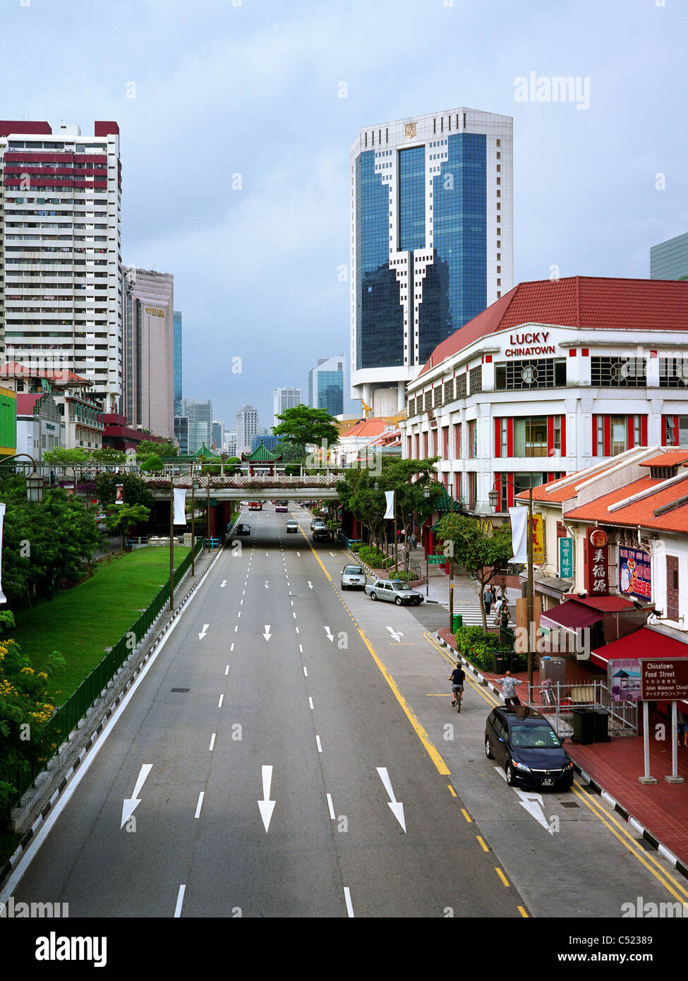 Temple street singapore hi-res stock photography and images - Alamy