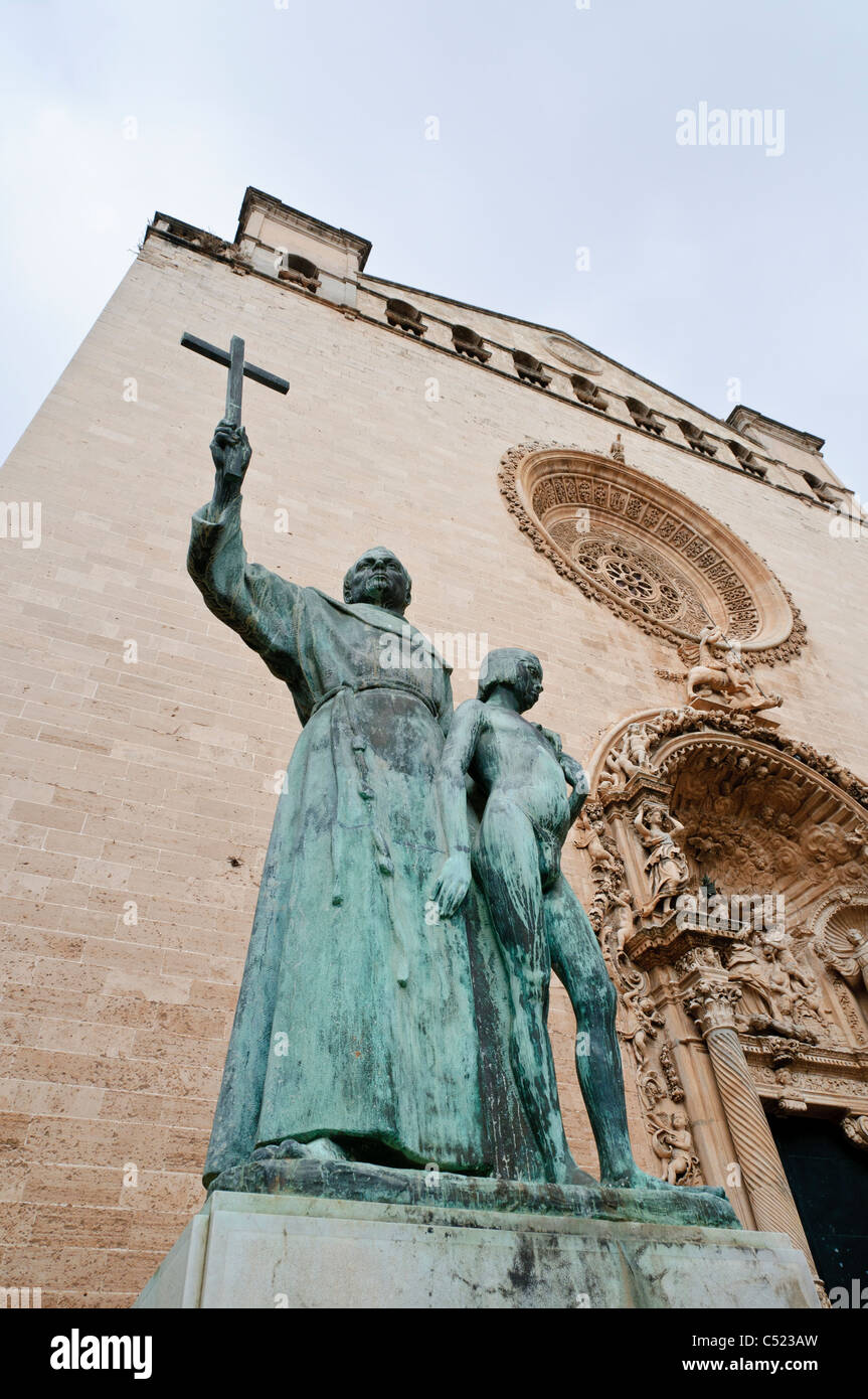 Memorial to Junipero Serra, founder of San Francisco, Basilica de Sant