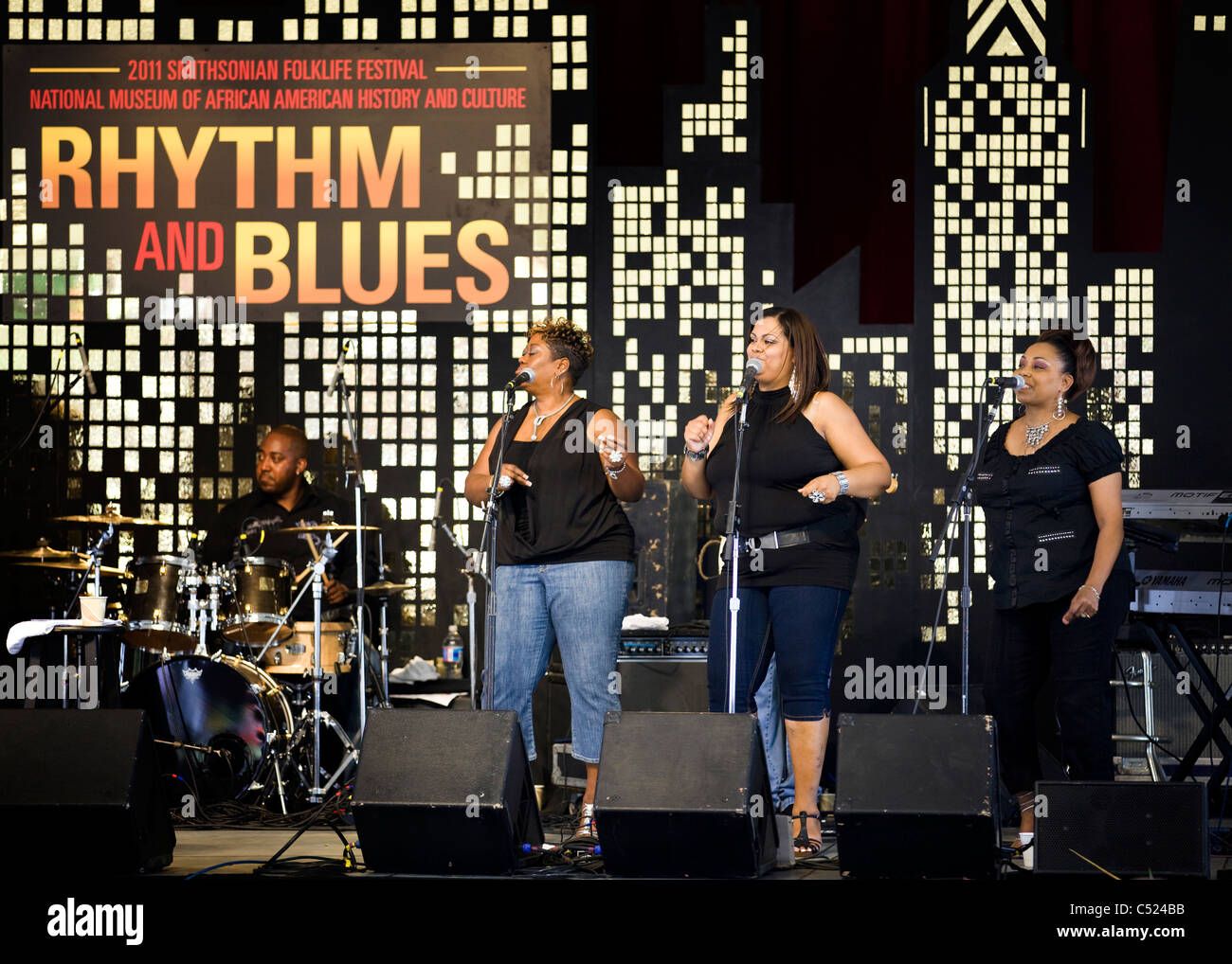 Rhythm and Blues backup singers on stage Stock Photo