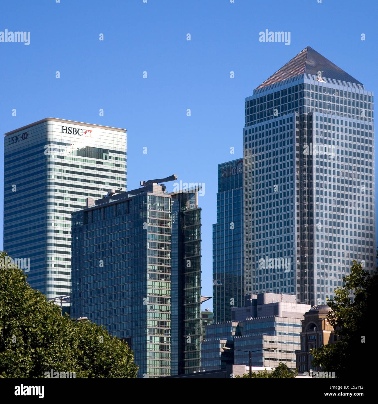 Canary wharf hsbc buildings hi-res stock photography and images - Alamy