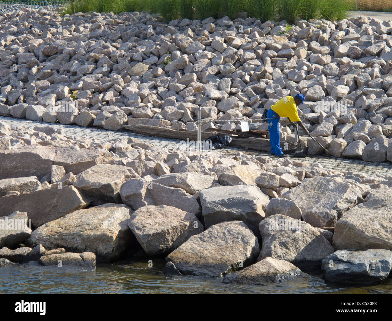 Brooklyn Bridge Park cleaning boat ramp Stock Photo - Alamy