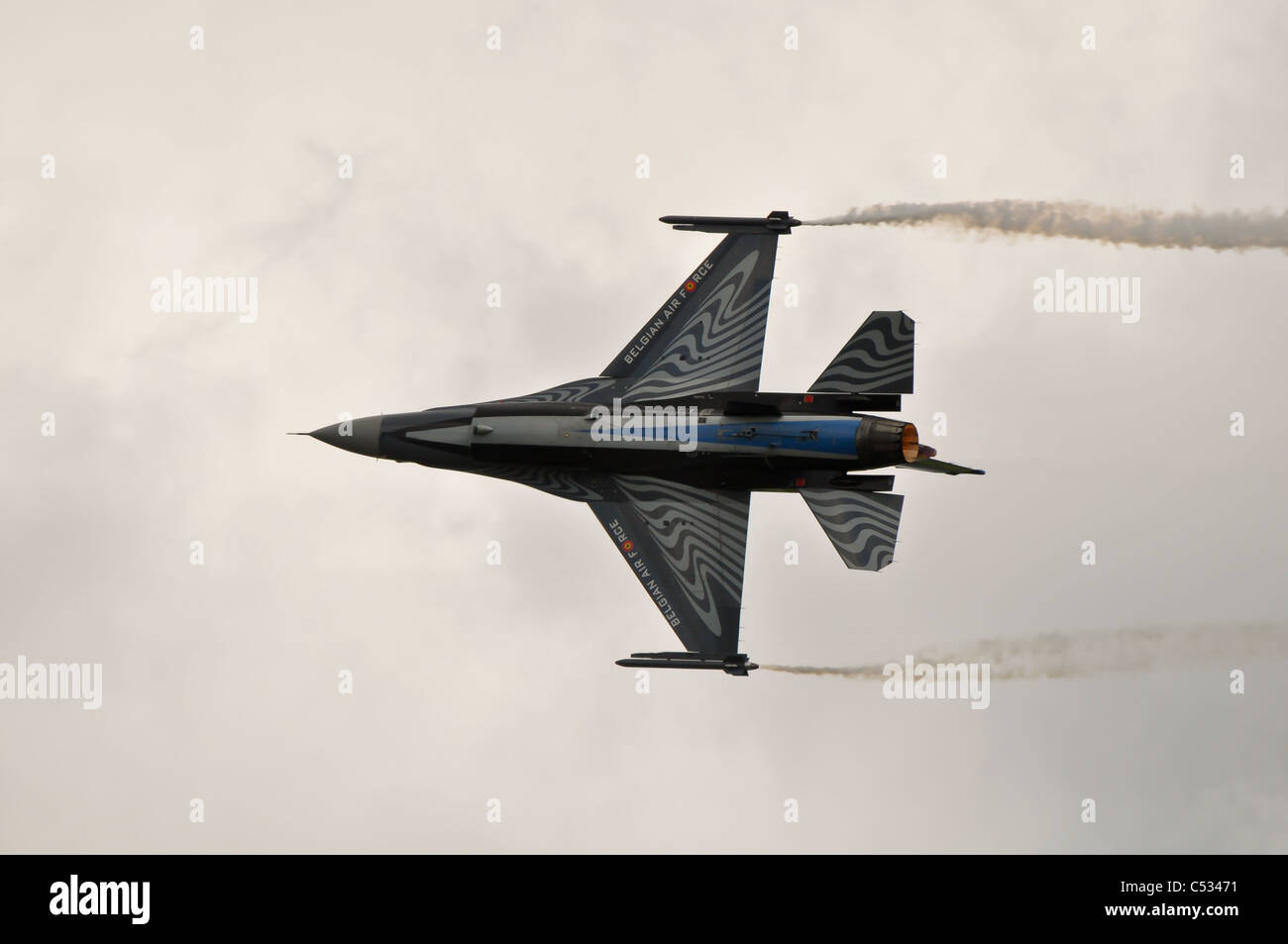 F16 fighter jet cockpit hi-res stock photography and images - Alamy