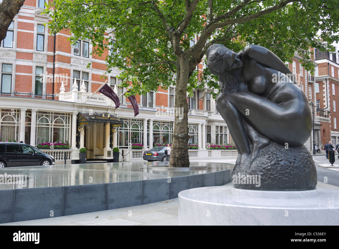 Water feature outside the Connaught Hotel in Mayfair London GB UK Stock Photo