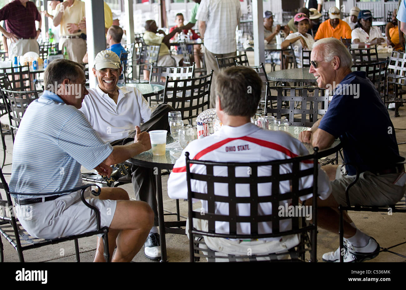 President Barack Obama relaxes after a round of golf with Vice President Joe Biden, Speaker of the House John Boehner, and Ohio Stock Photo
