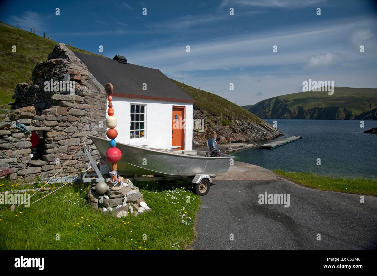 Burra Firth and SNH Hermaness boat house at Fiska Wick Isle of Unst Shetland Islands. SCO 7472 Stock Photo