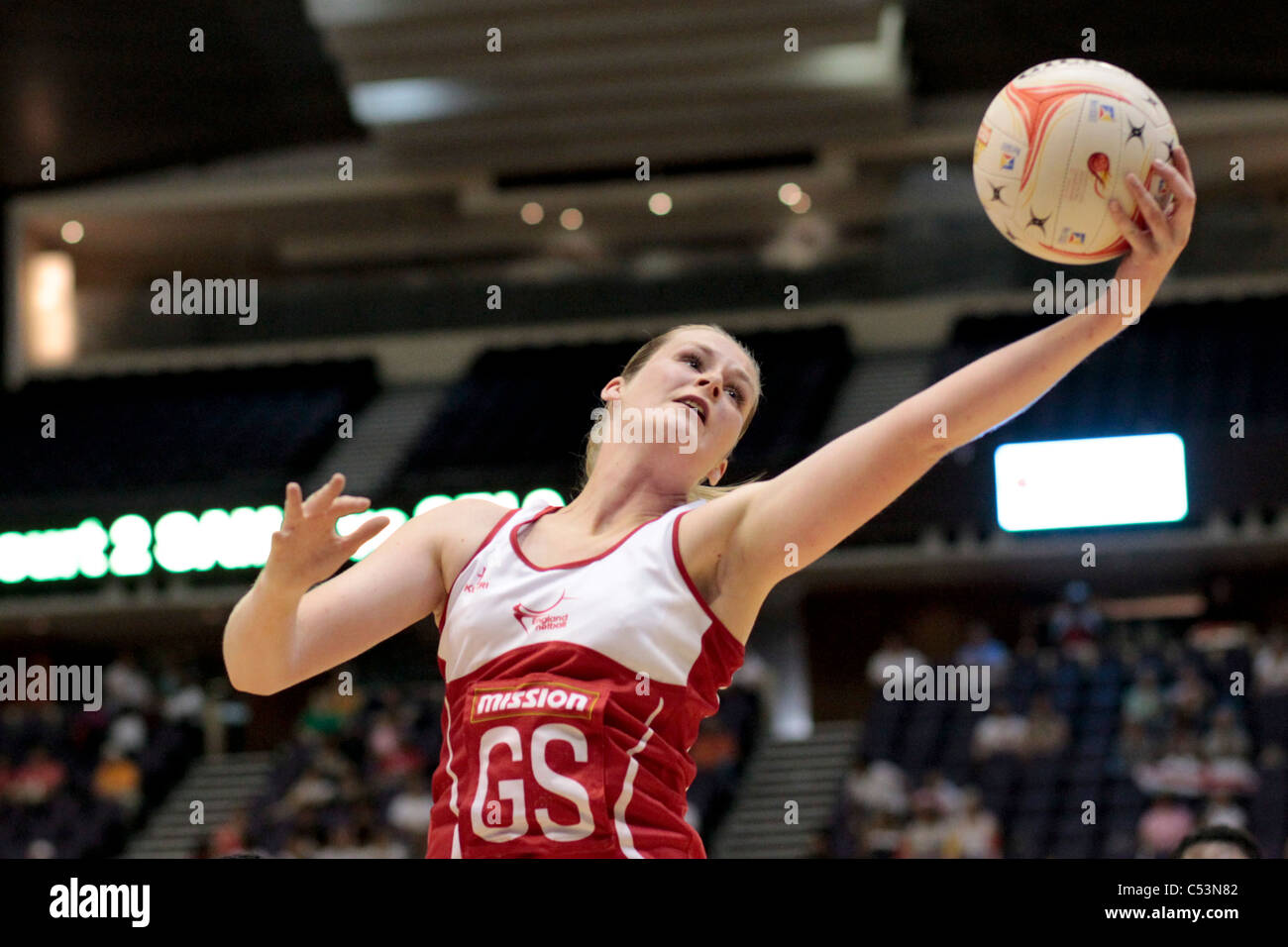 05.07.2011 Louisa Brownfield of England in action during the Pool D match between England and Barbados, Mission Foods World Netball Championships 2011 from the Singapore Indoor Stadium in Singapore. Stock Photo