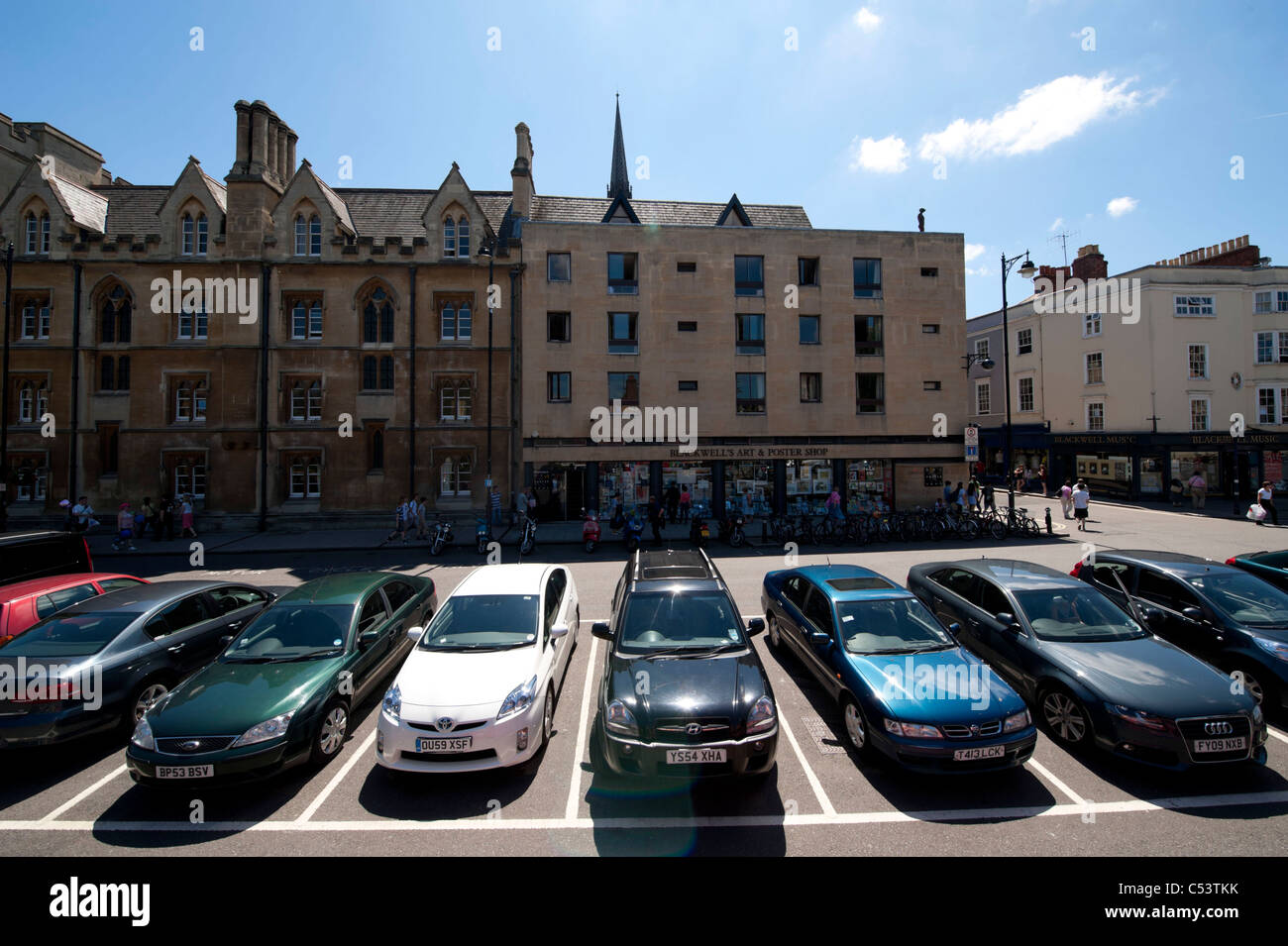 Parked Cars Street View Hi res Stock Photography And Images Alamy parked-cars-street-view-hi-res-stock-photography-and-images-alamy