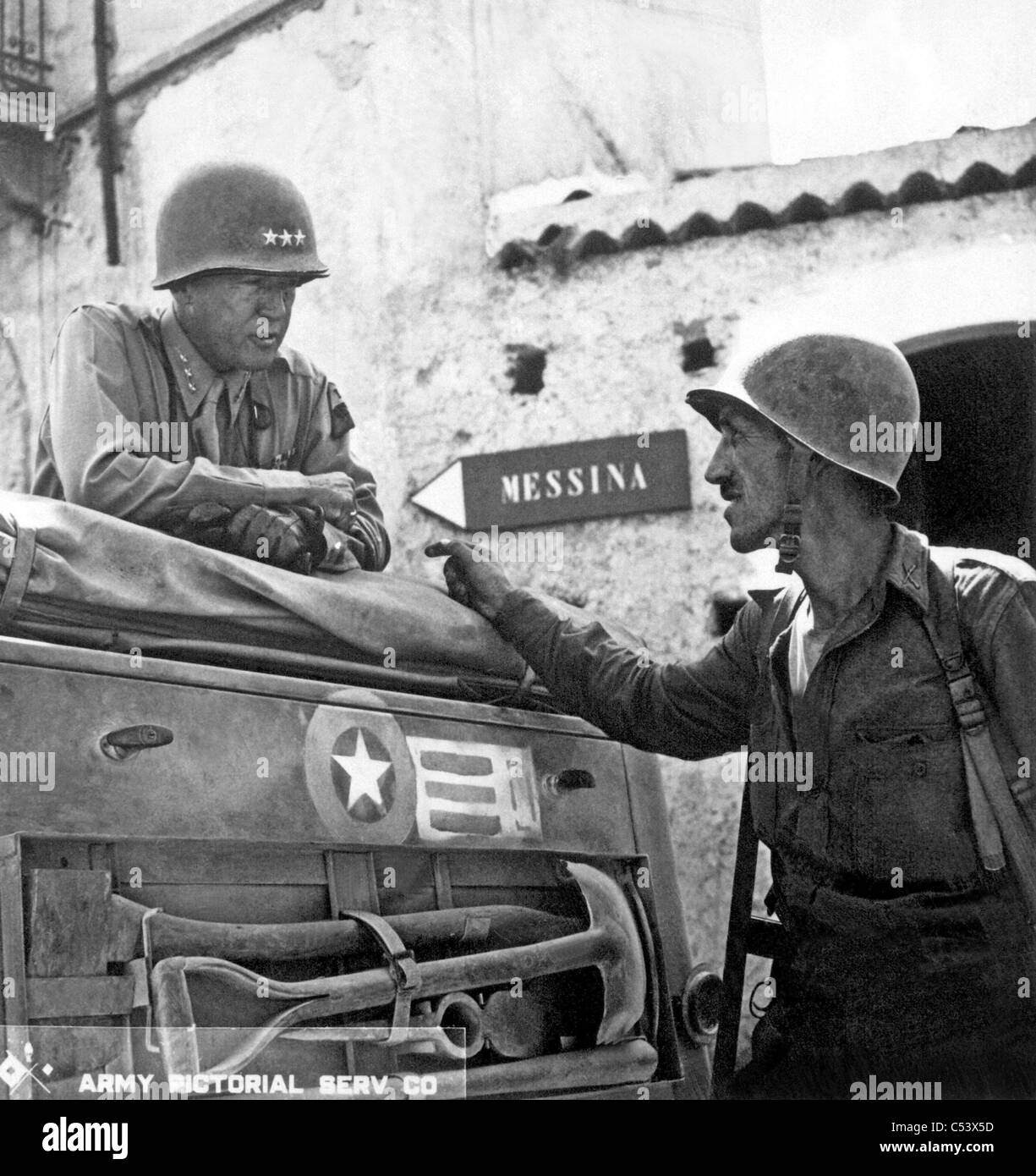 ALLIED INVASION OF SICILY 1943 Lt General Patton (left) with Lt.Col. Lyle Bernard, CO, 30th Infantry Division near Brolo Stock Photo