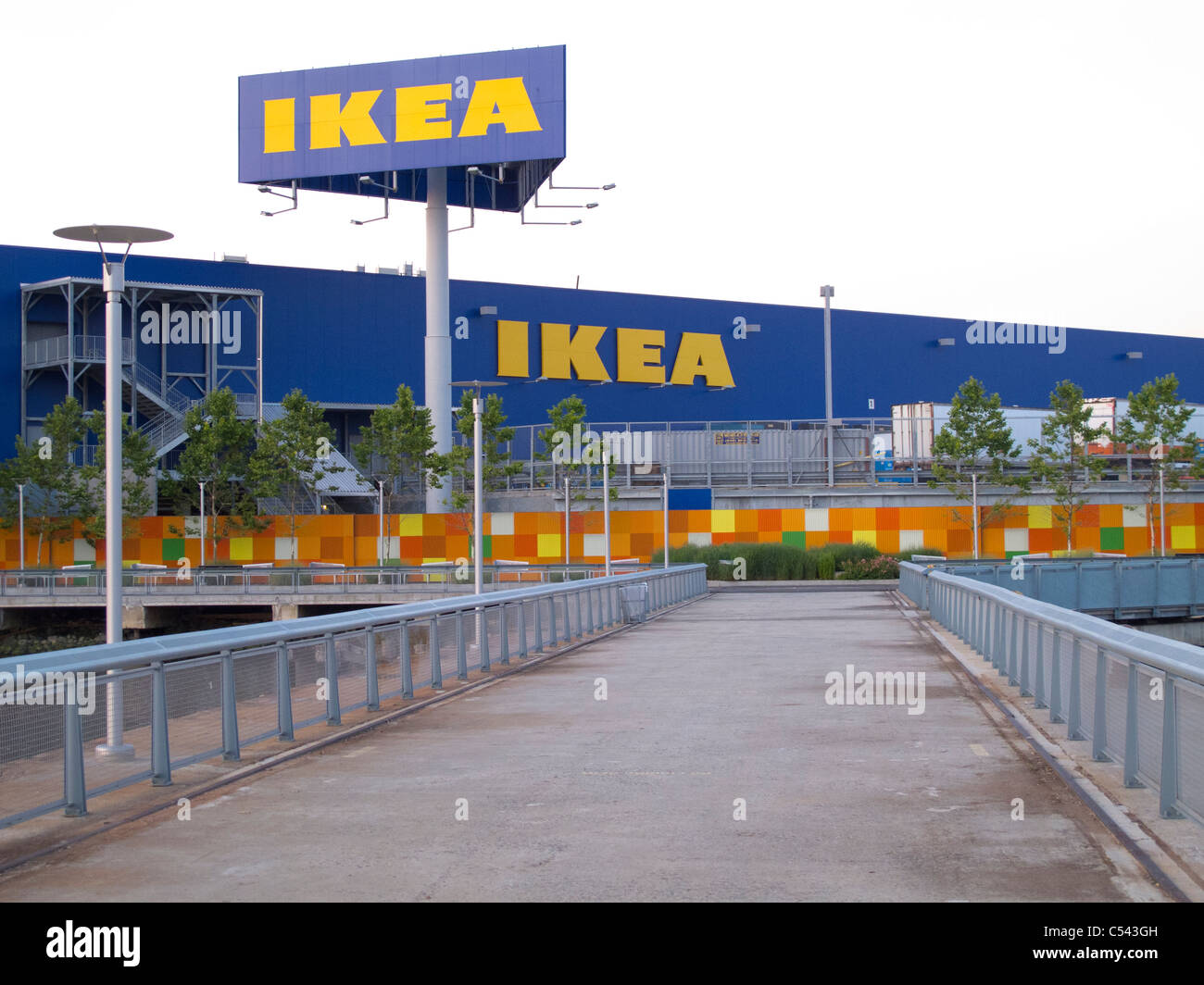 Pier To Ikea Brooklyn Ny Store Stock Photo 37584641 Alamy