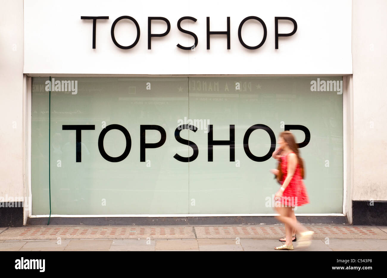 Topshop sign hi-res stock photography and images - Alamy