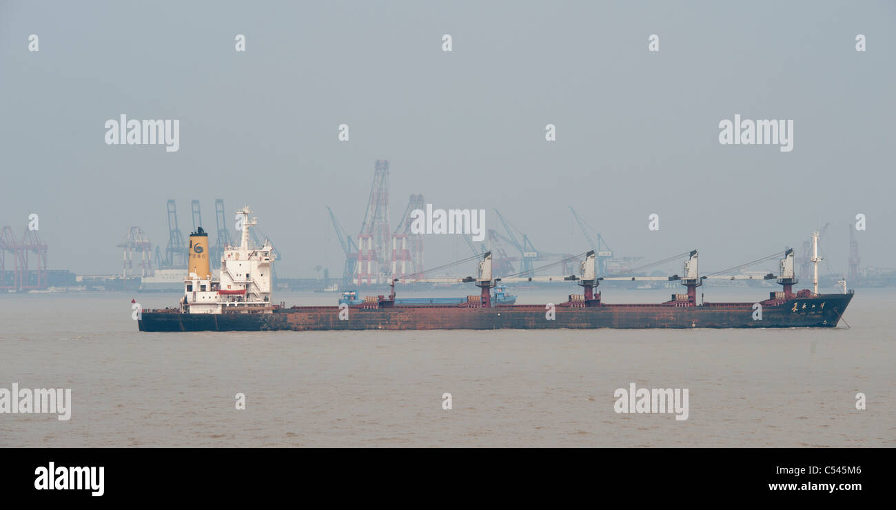 Container ship in the Yangtze River, Shanghai, China Stock Photo - Alamy